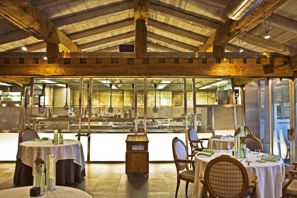 Hôtel Restaurant Yoann CONTE Bord du Lac Veyrier-du-Lac Exterior foto